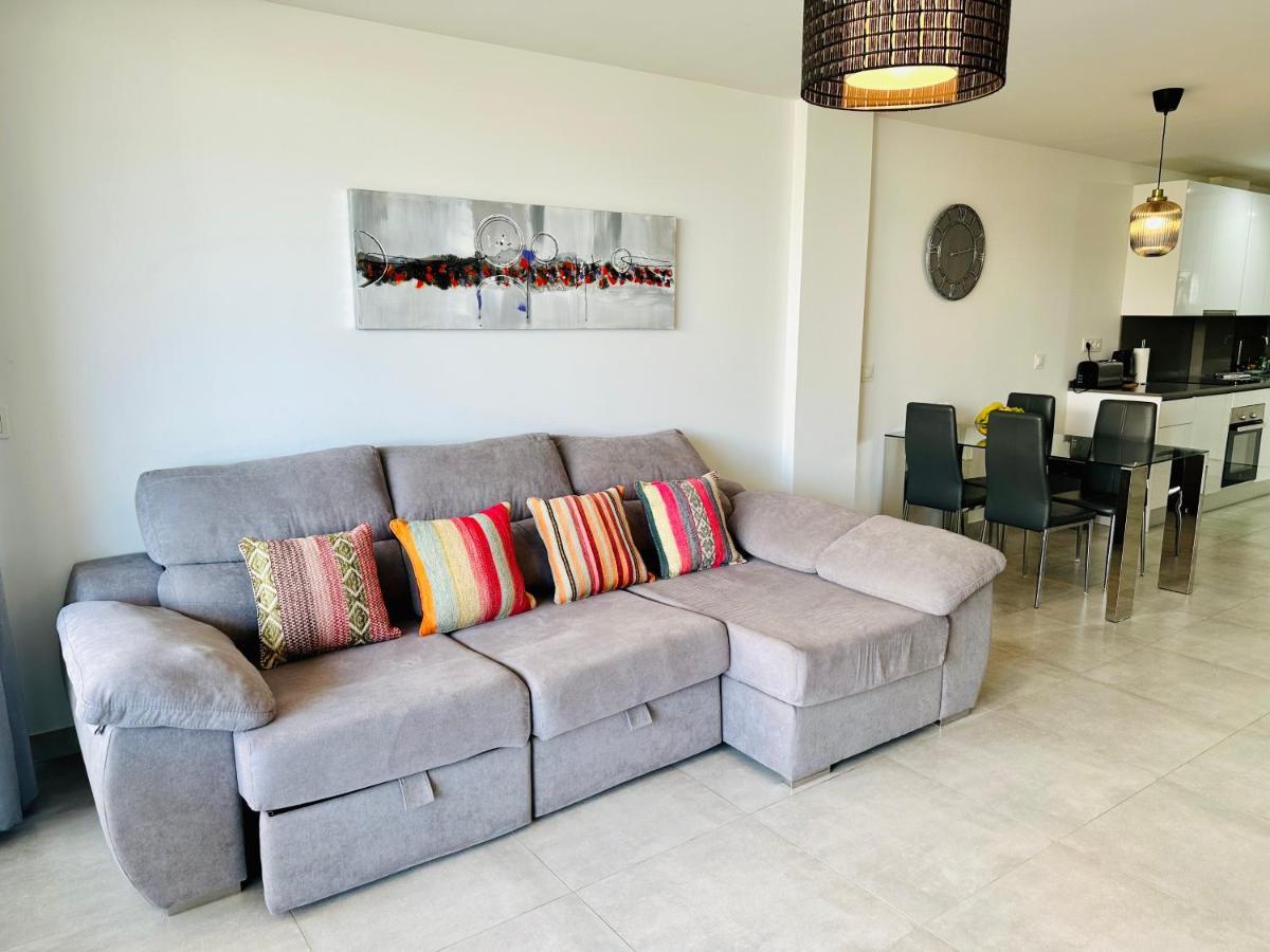 2-Bedroom-Apartment With A Terrace, Pool, Gym Málaga Exterior foto